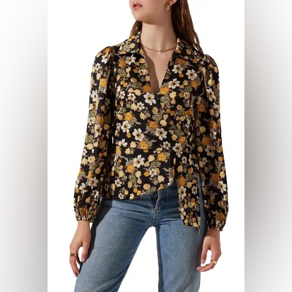 Astr Tops - ASTR The Label - NWT Collared Colorful Floral Wrap Long Sleeve Blouse Size Small